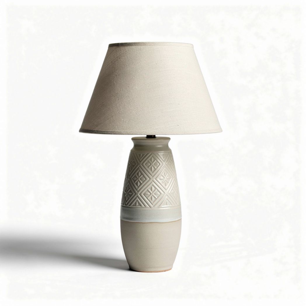Lampada da tavolo in ceramica con paralume in tessuto cotone beige 30 x 30 x 60cm